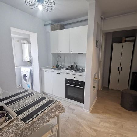 Apartament Carla Apartment Deva Exterior photo